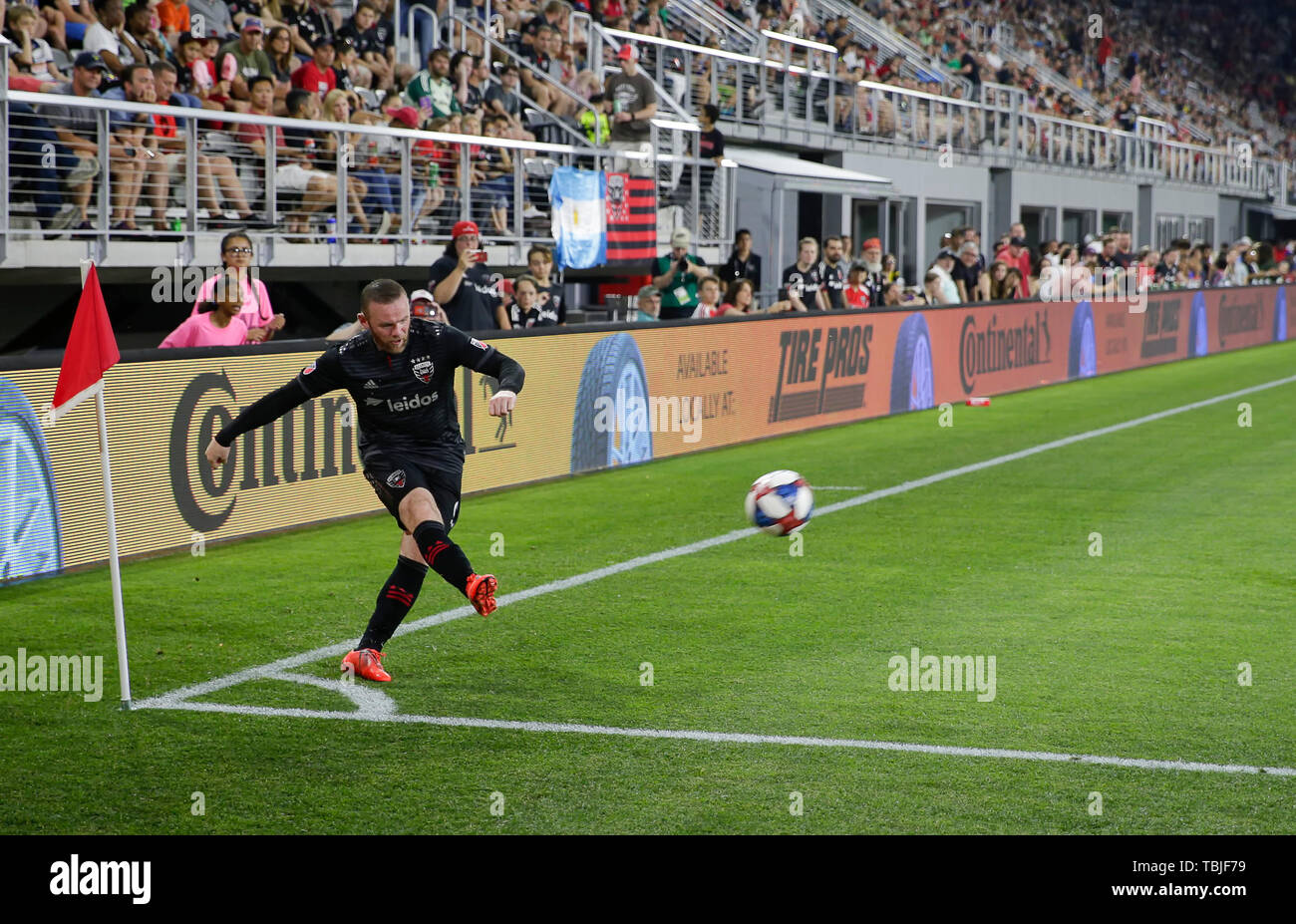 Washington DC, USA. 1st June, 2019. D.C. United Forward (9) Wayne Rooney takes a corner kick during an MLS soccer match between the D.C. United and the San Jose Earthquakes at Audi Field in Washington DC. Justin Cooper/CSM/Alamy Live News Stock Photo