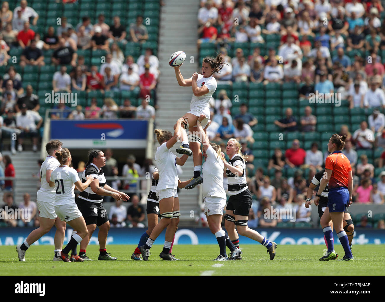 Women rugby union line out hires stock photography and images Alamy