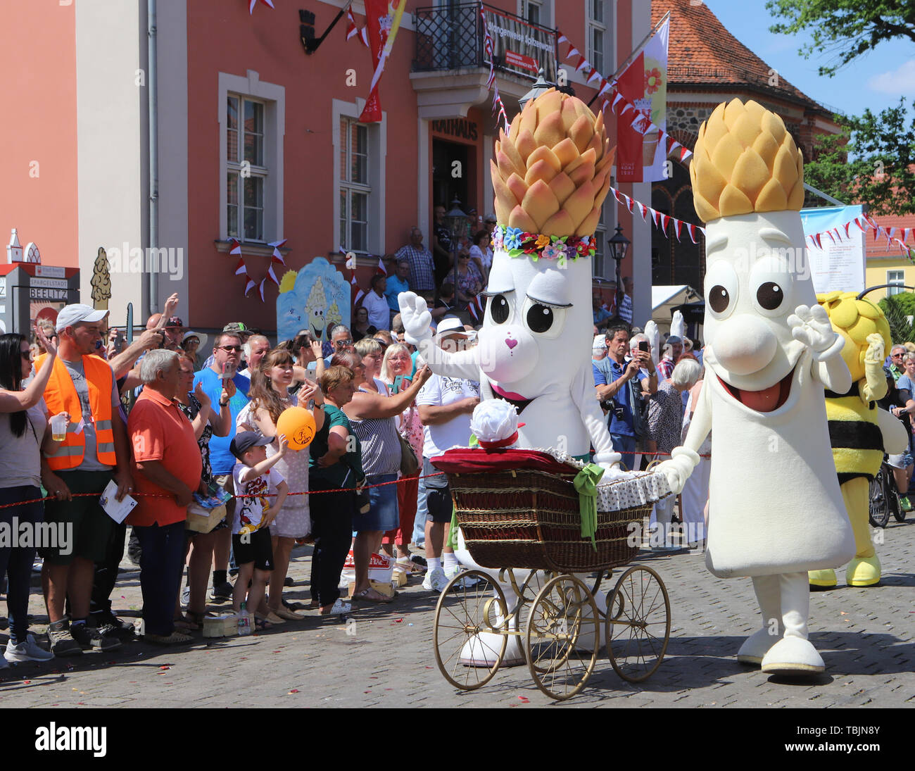 Asparagus festival hires stock photography and images Alamy