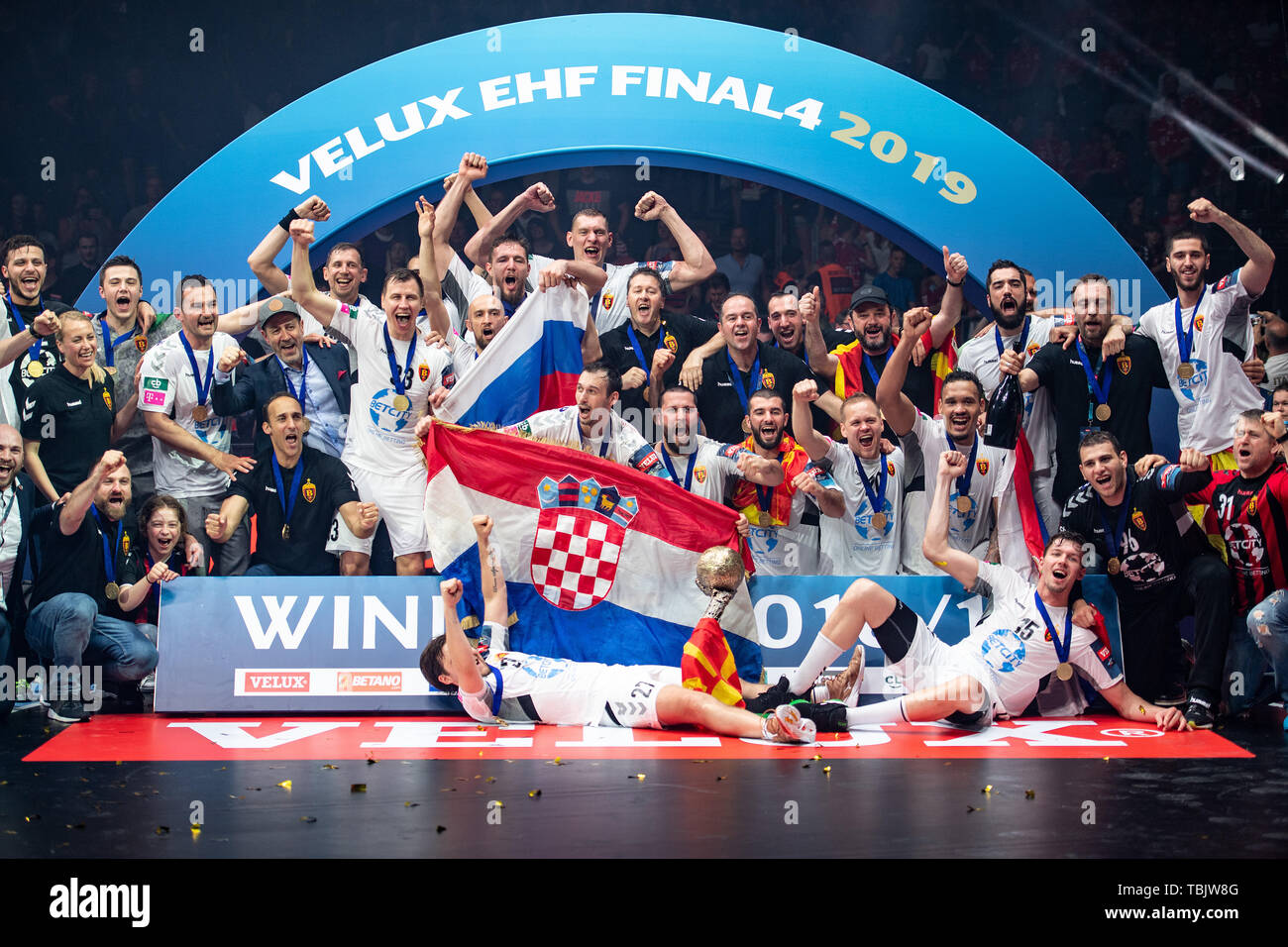Cologne, Germany. 02nd June, 2019. Handball: Champions League, Vardar  Skopje - Telekom Veszprem, Final Round, Final Four, Final. The team of  Vardar can be photographed for the official winner photo. Credit: Marius