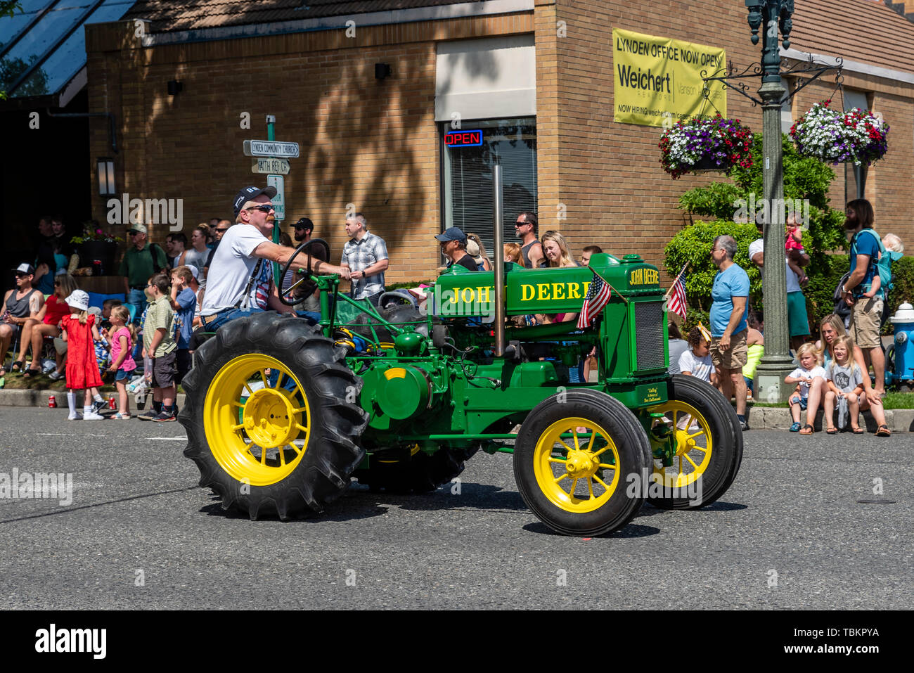 Lynden farmers day parade hires stock photography and images Alamy