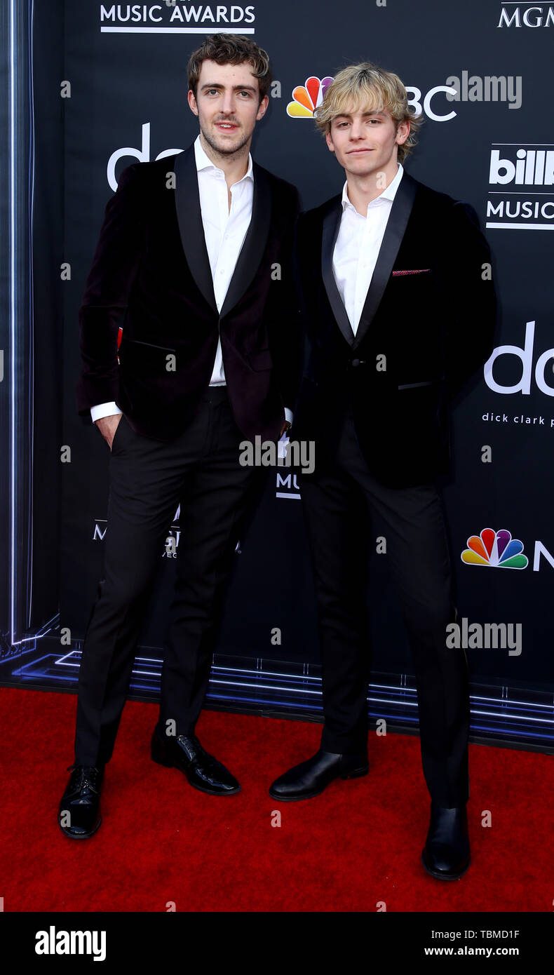 Ross lynch red carpet hires stock photography and images Alamy