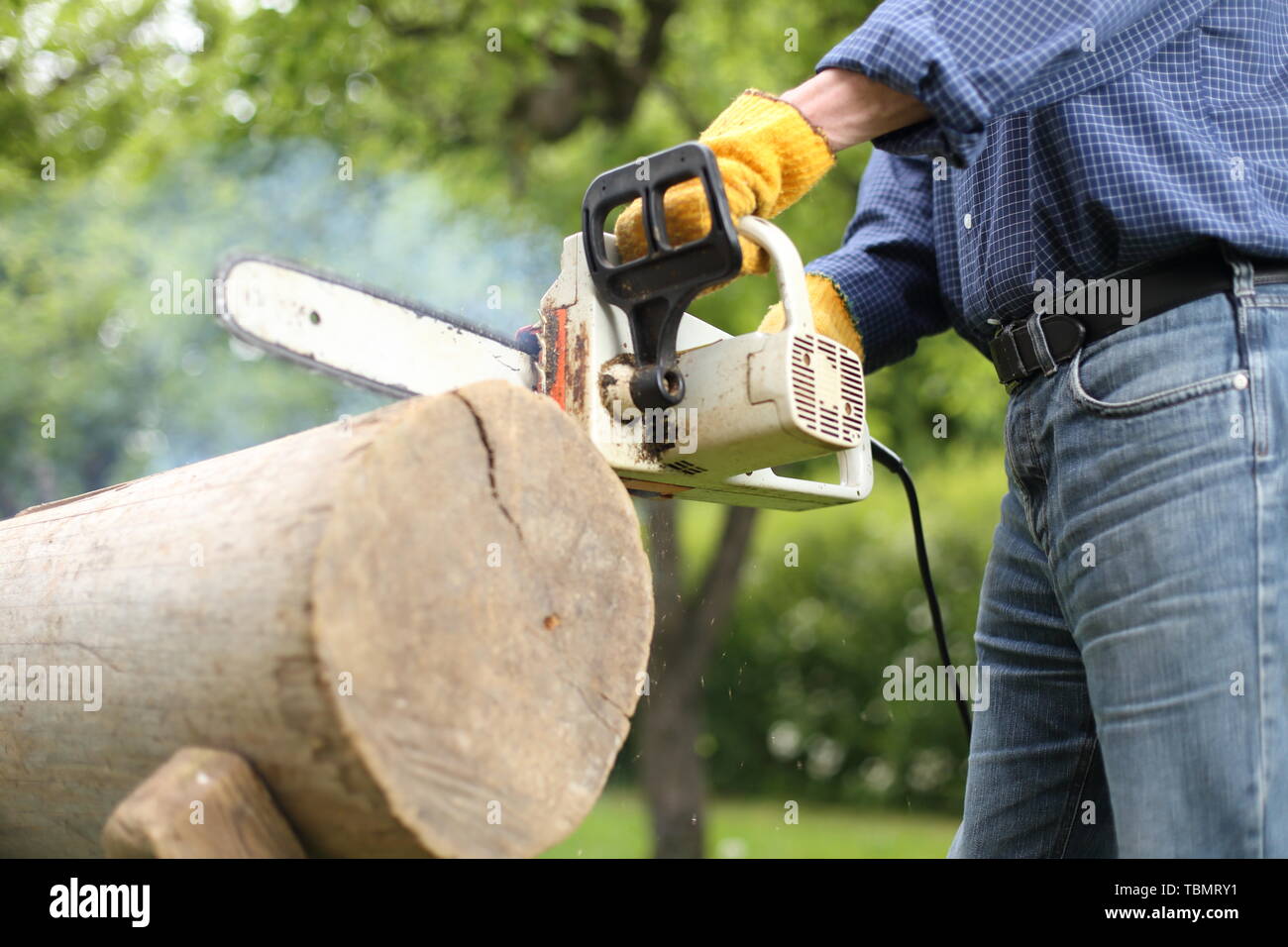 Chainsaw chain closeup hi-res stock photography and images - Alamy