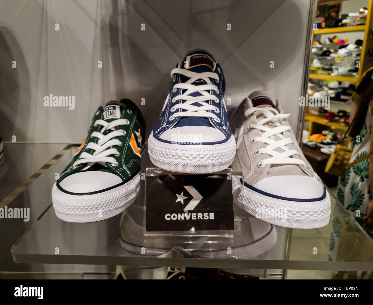 converse trainers uk