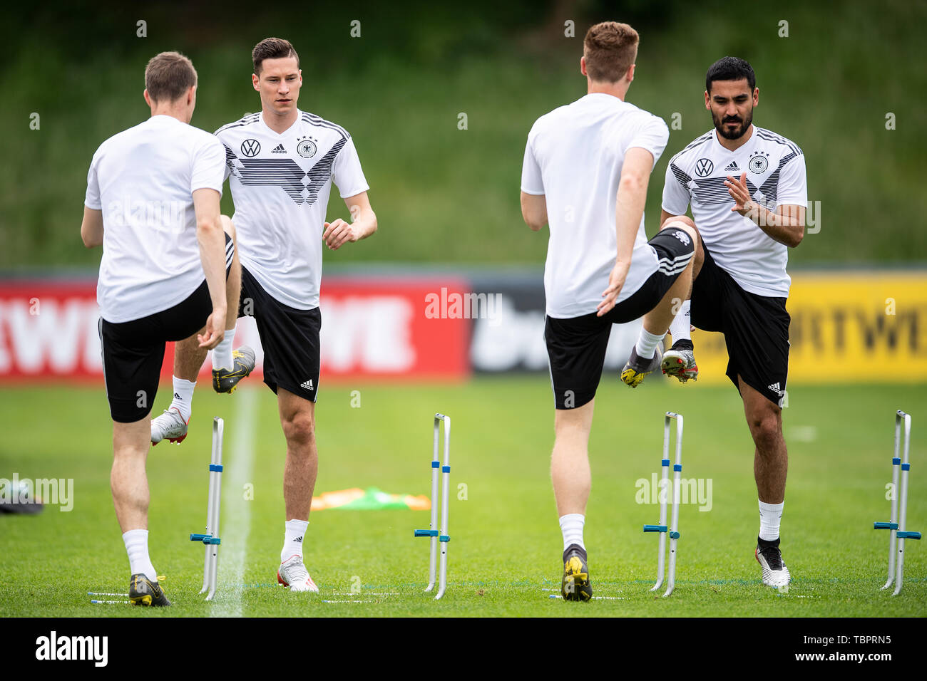 Venlo, Netherlands. 03rd June, 2019. Julian Draxler (2nd from left) and Ilkay Gündogan (r) train with the national team in the De Koel stadium. The national football team plays against Belarus (8.6.) and Estonia (11.6.) in the European Championship qualification. Credit: Marius Becker/dpa/Alamy Live News Stock Photo