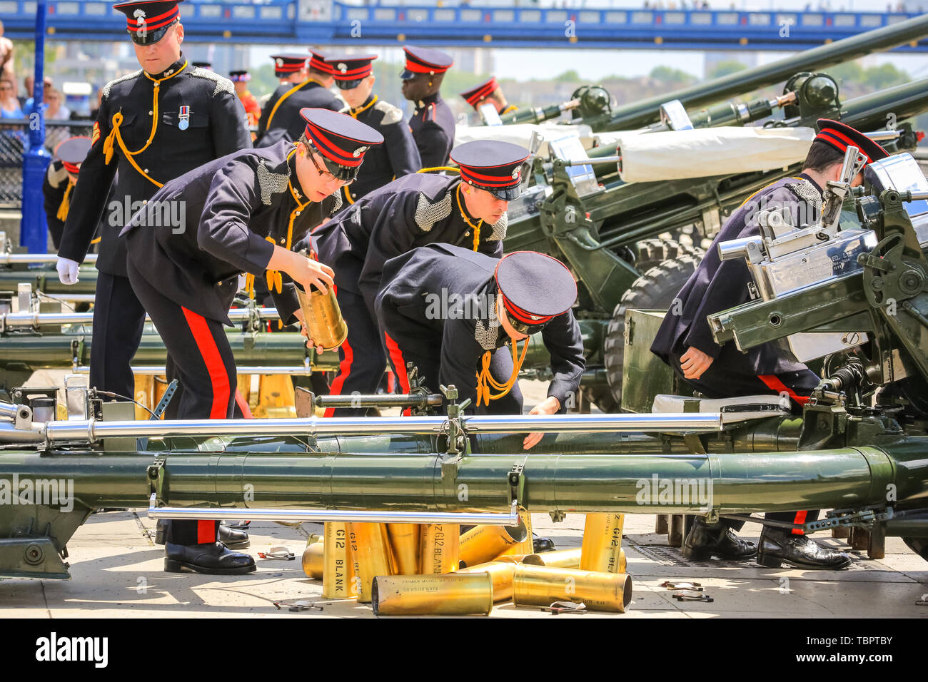 London, UK, 03rd June 2019. The cartridges are collected. A 103 round gun salute by the Honourable Artillery Company at HM Tower of London is fired at midday. The 103 rounds are:  41 to mark 66 years since HM The Queen’s coronation, 41 to mark the state visit of the President of the United States, and 21 for the City of London. Credit: Imageplotter/Alamy Live News Stock Photo