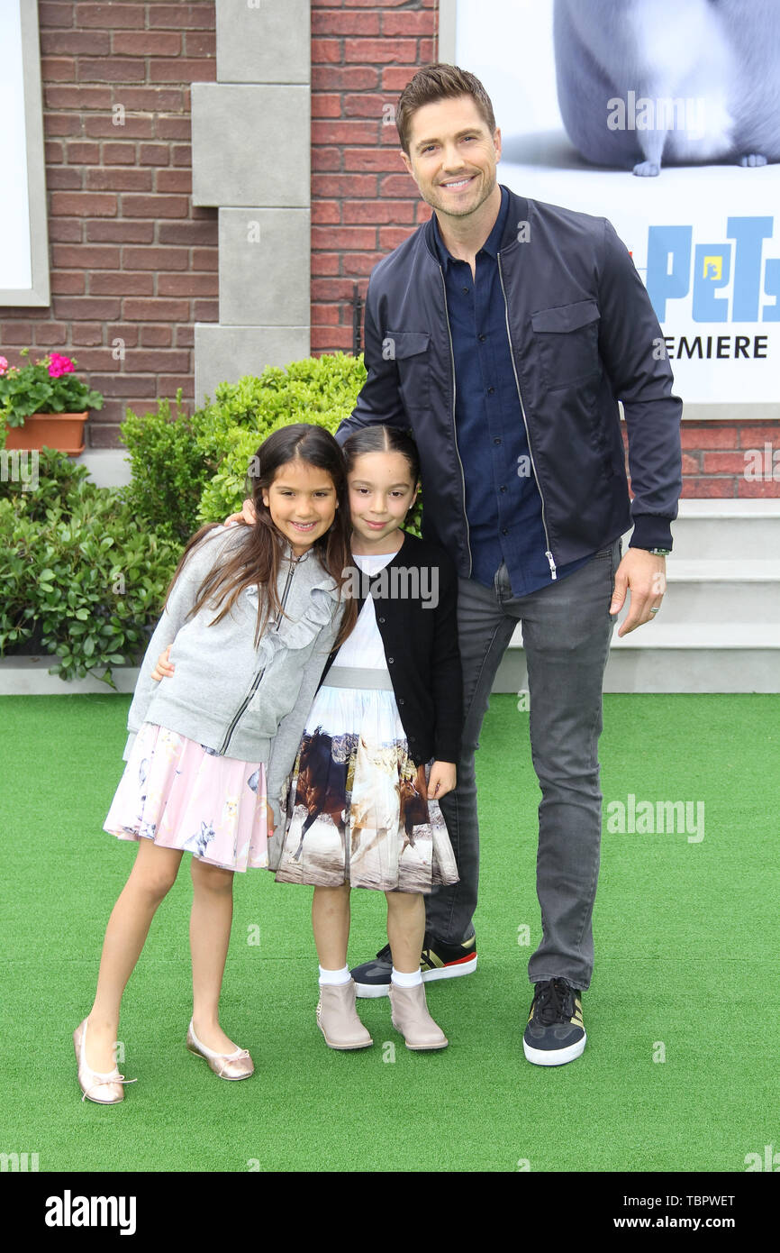 Los Angeles, USA. 02nd June, 2019. Eric Winter and his family at the