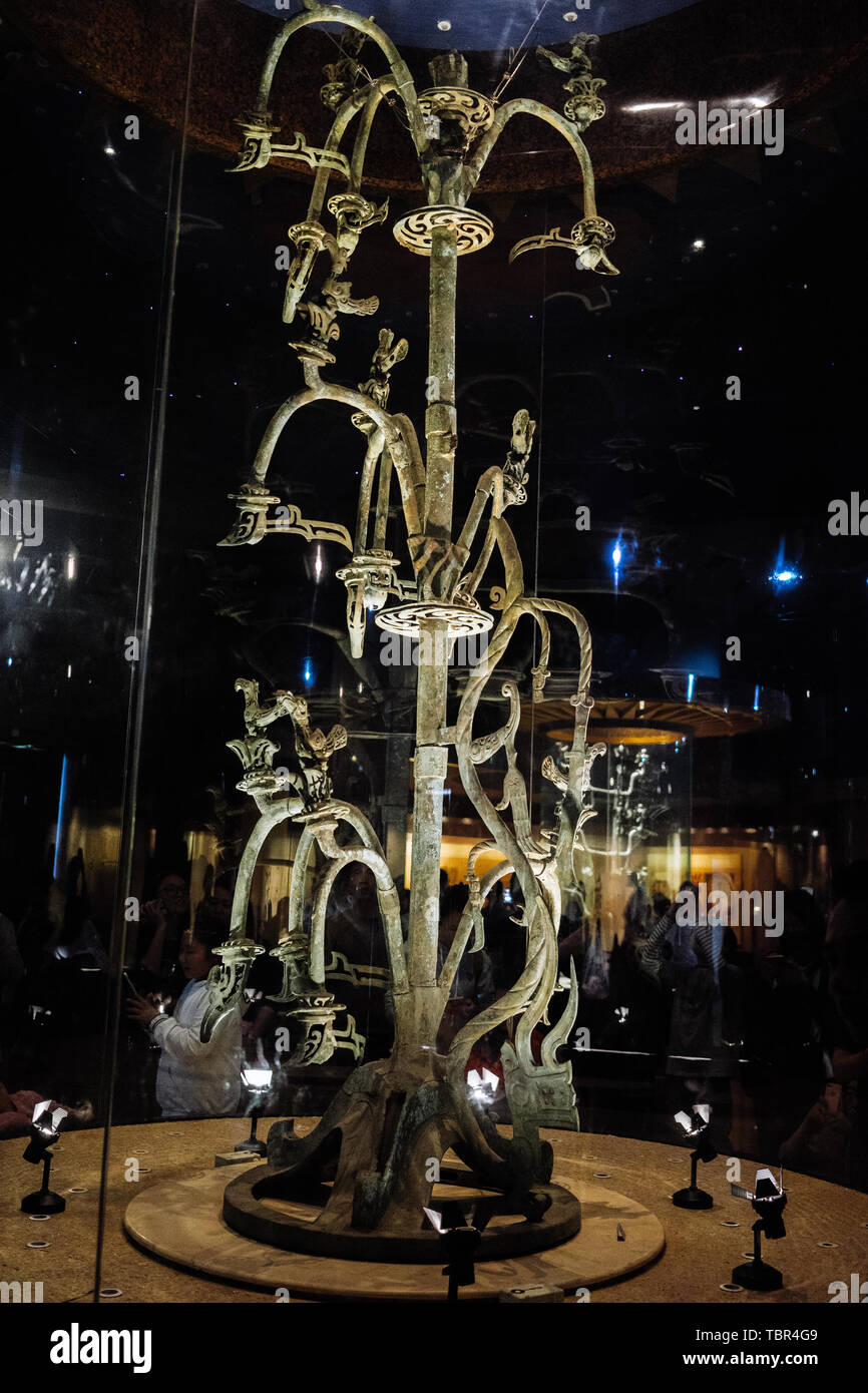 Bronze tree sanxingdui hires stock photography and images Alamy