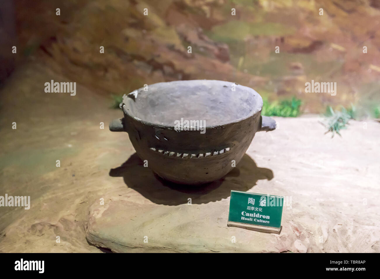 Cultural relics pottery cauldron in Weifang Museum Stock Photo