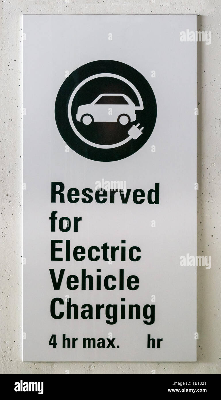 Plugin hybrid electric vehicle hi-res stock photography and images - Alamy