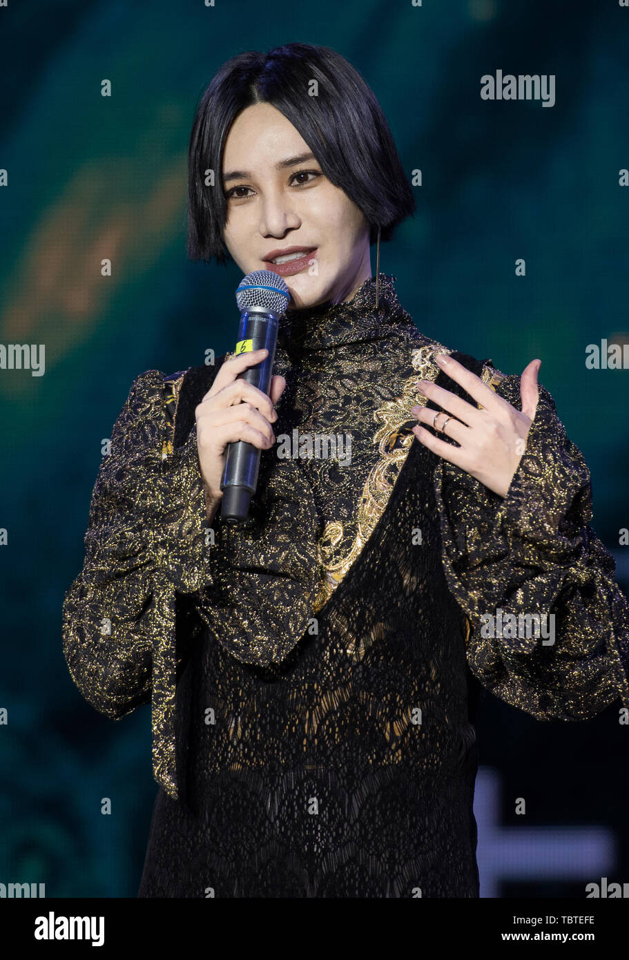 Chinese Singer Shang Wenjie Also Known Laure Shang Shows Interacts – Stock  Editorial Photo © ChinaImages #385808466