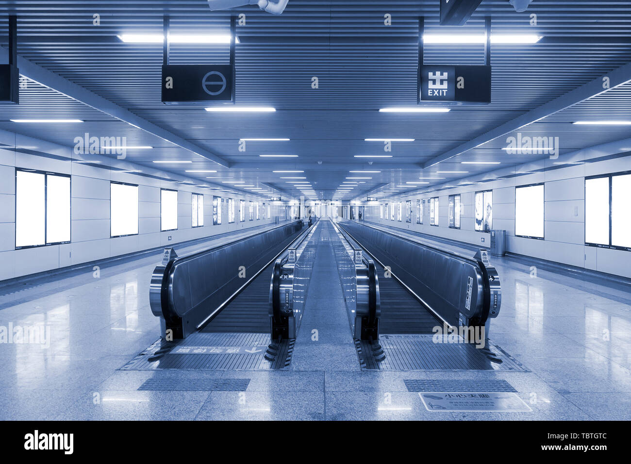 Subway passageway and subway elevator hires stock photography and