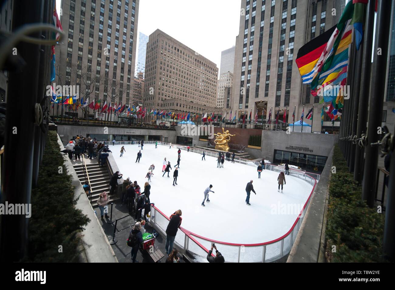 Pista de patinaje sobre hielo en el Rockefeller Center de Nueva York. Stock Photo