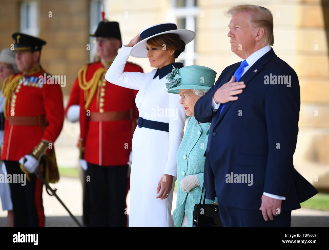 (left to right) Melania Trump, Queen Elizabeth II and Donald Trump