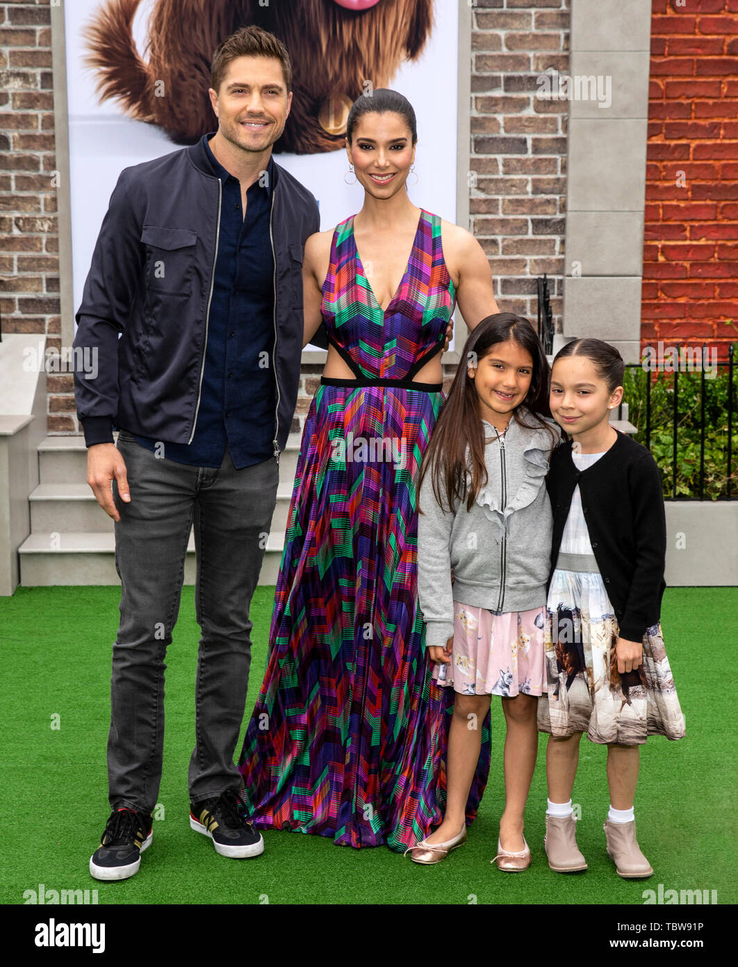 Los Angeles, CA - June 02, 2019: Eric Wynter, Roselyn Sanchez and ...