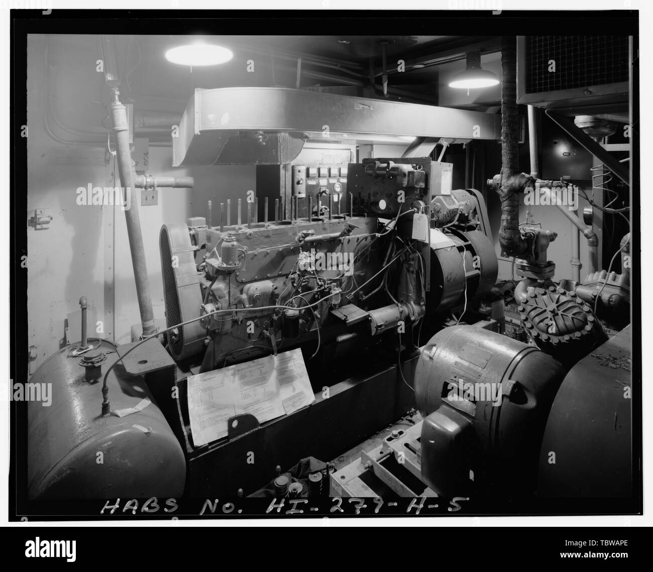 MACHINE ROOM FROM DOORWAY TO COMMUNICATIONS ROOM, VIEW FACING SOUTHWEST