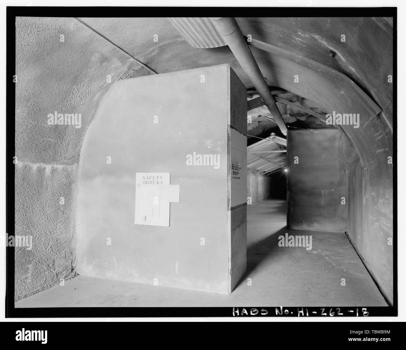 MAGAZINE E30. VIEW FROM TO RIGHT OF ENTRY DOOR LOOKING INTO MAGAZINE