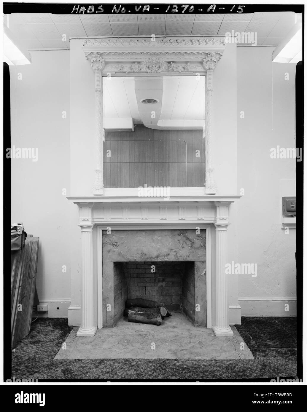 Building entry Black and White Stock Photos & Images - Alamy