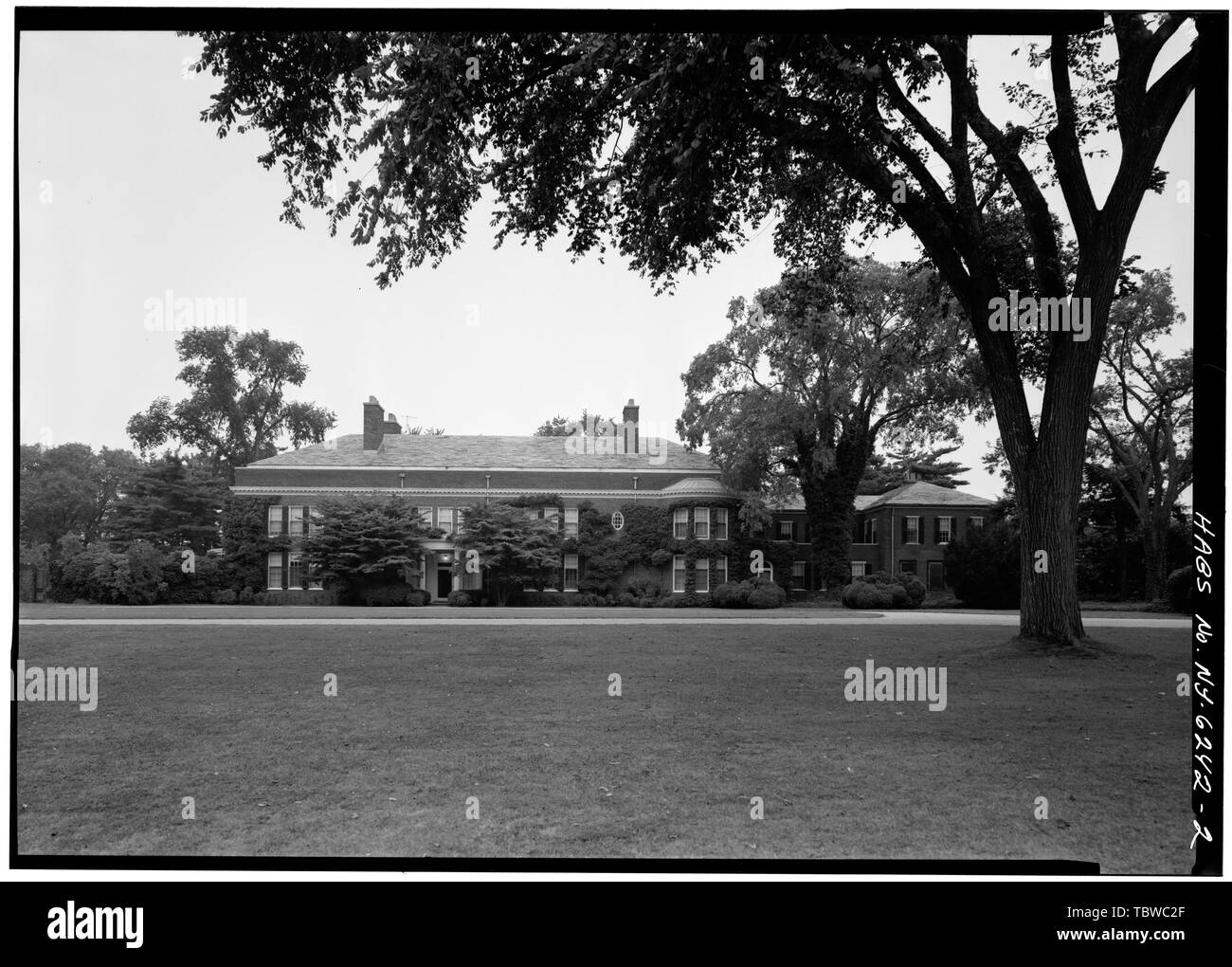 MAIN ELEVATION Harold I. Pratt House, Crescent Beach Road, Glen Cove