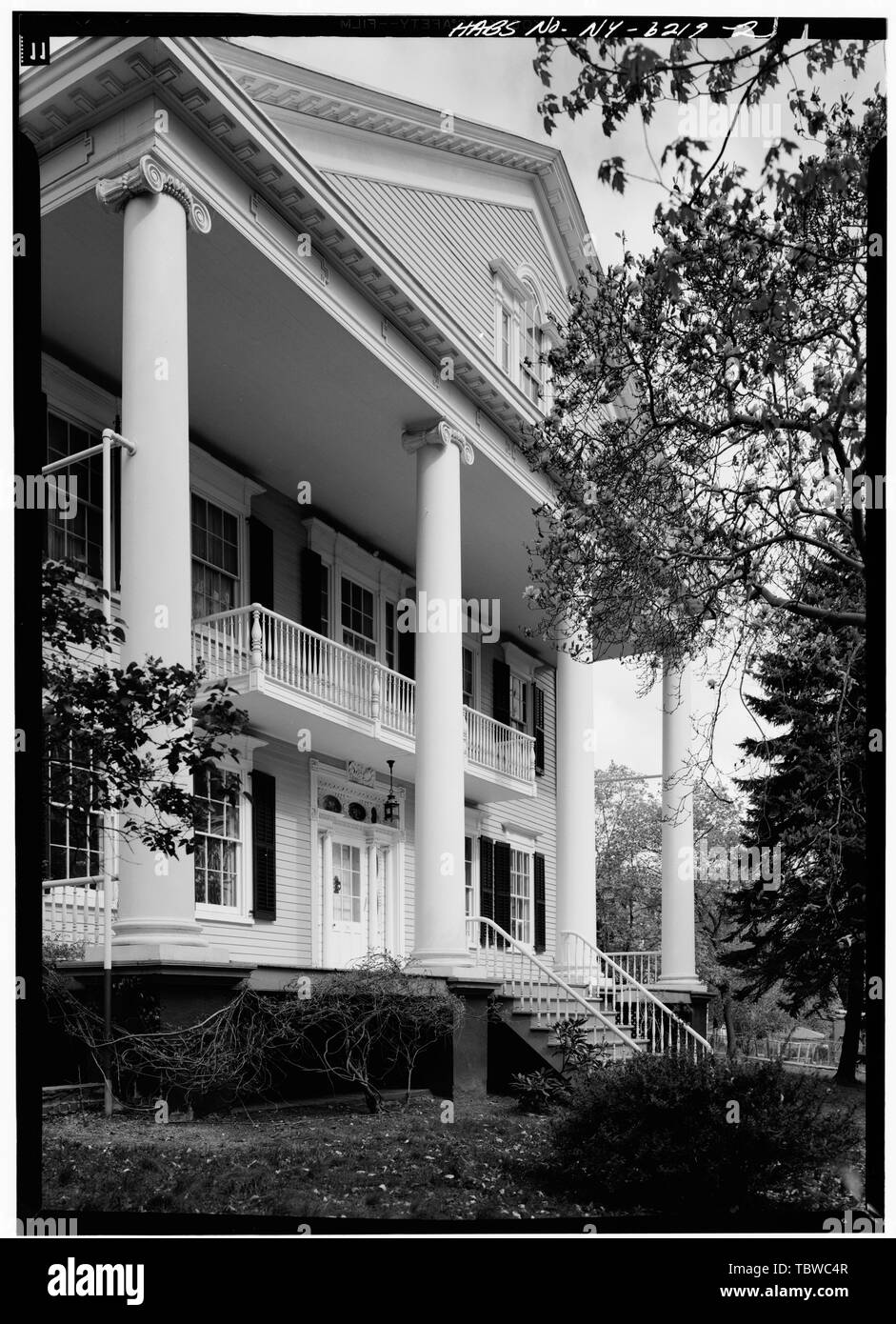 MAIN ELEVATION FROM SOUTHEAST David Crawford House, 189 Montgomery