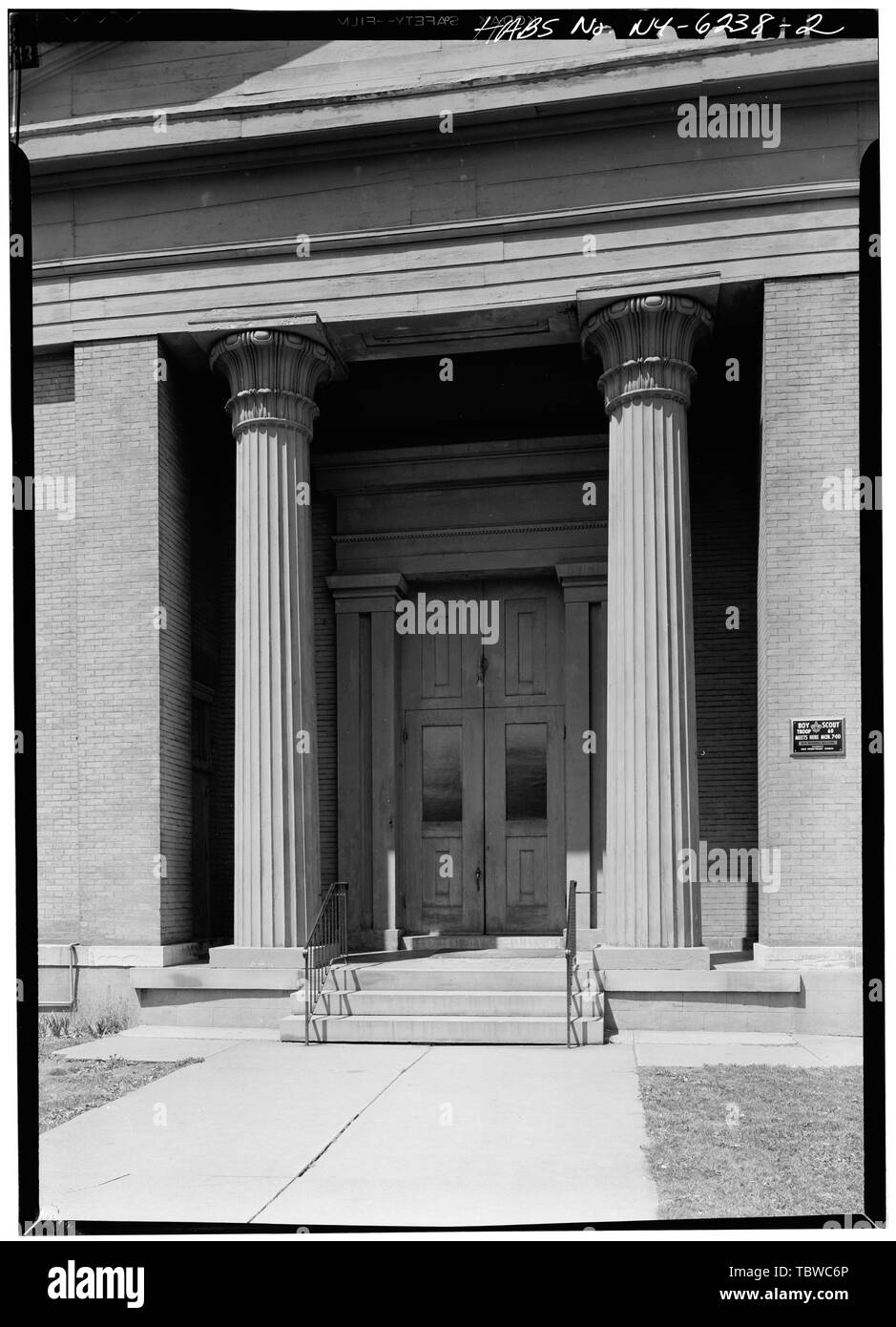 MAIN ELEVATION, DETAIL OF ENTRANCE First Presbyterian Church, East