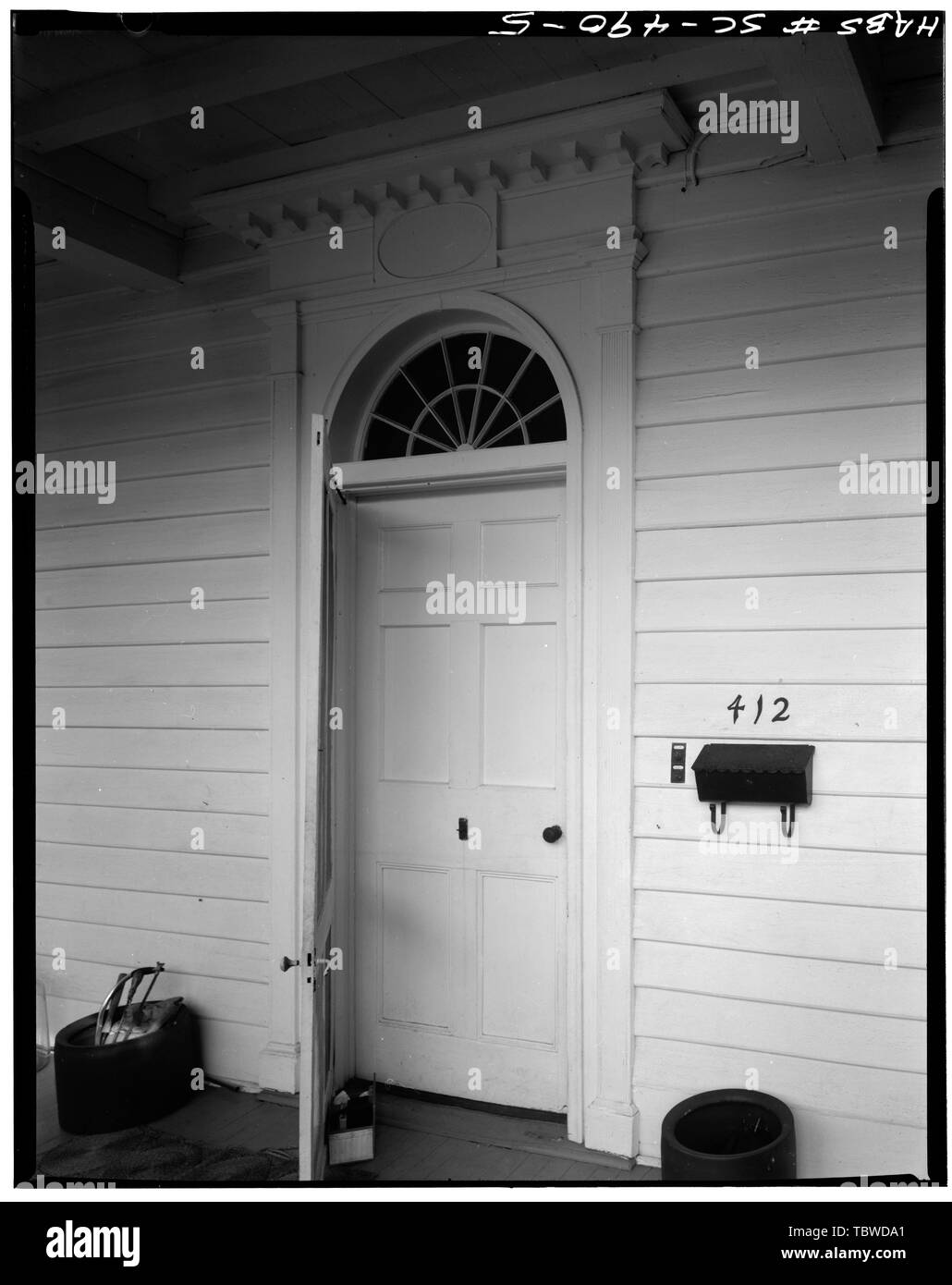 Columned entry Black and White Stock Photos & Images - Alamy