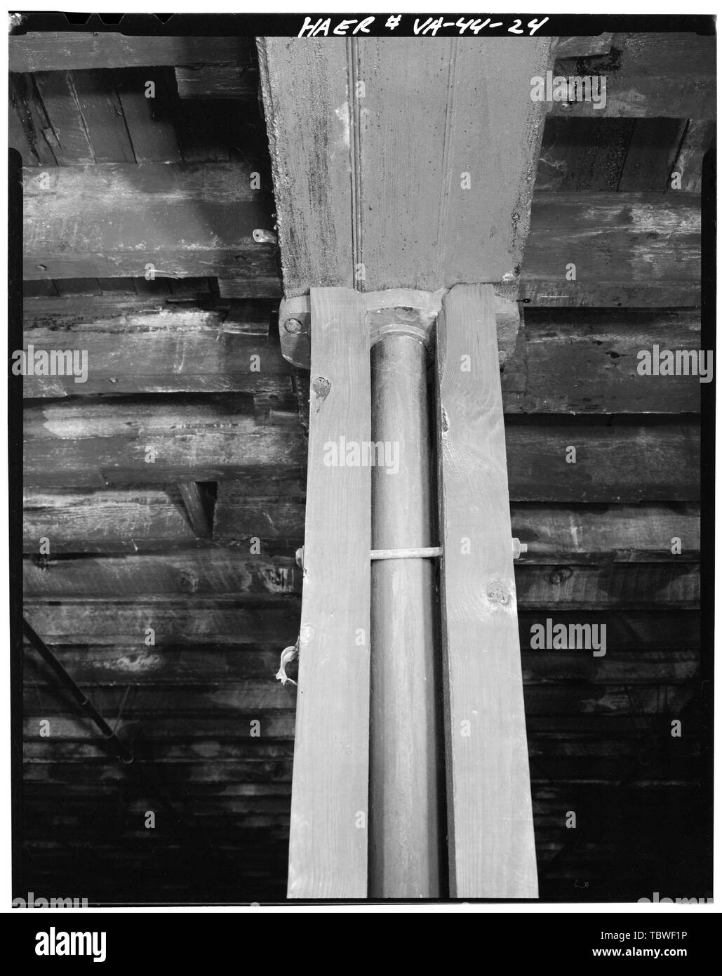 MANCHESTER MILL, DETAIL OF REINFORCED COLUMN.  Manchester Cotton and Woolen Manufacturing Company, Southern Bank of James River at Mayo Bridge, Richmond, Independent City, VA Stock Photo