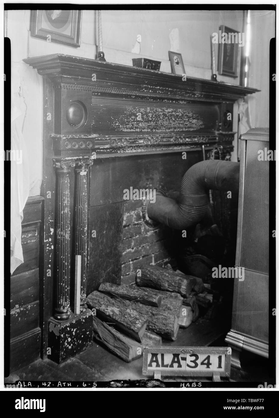 Historic American Buildings Survey Alex Bush, Photographer, October 31, 1935 MANTEL IN DINING ROOM  Governor George S. Houston House, 101 Houston Street, Athens, Limestone County, AL Stock Photo