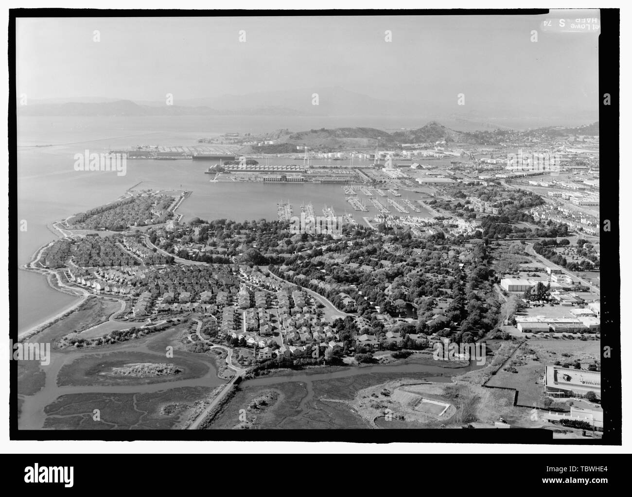 MARINA NEIGHBORHOOD, WITH RICHMOND SHIPYARD NO. 3, SW. Rosie the ...
