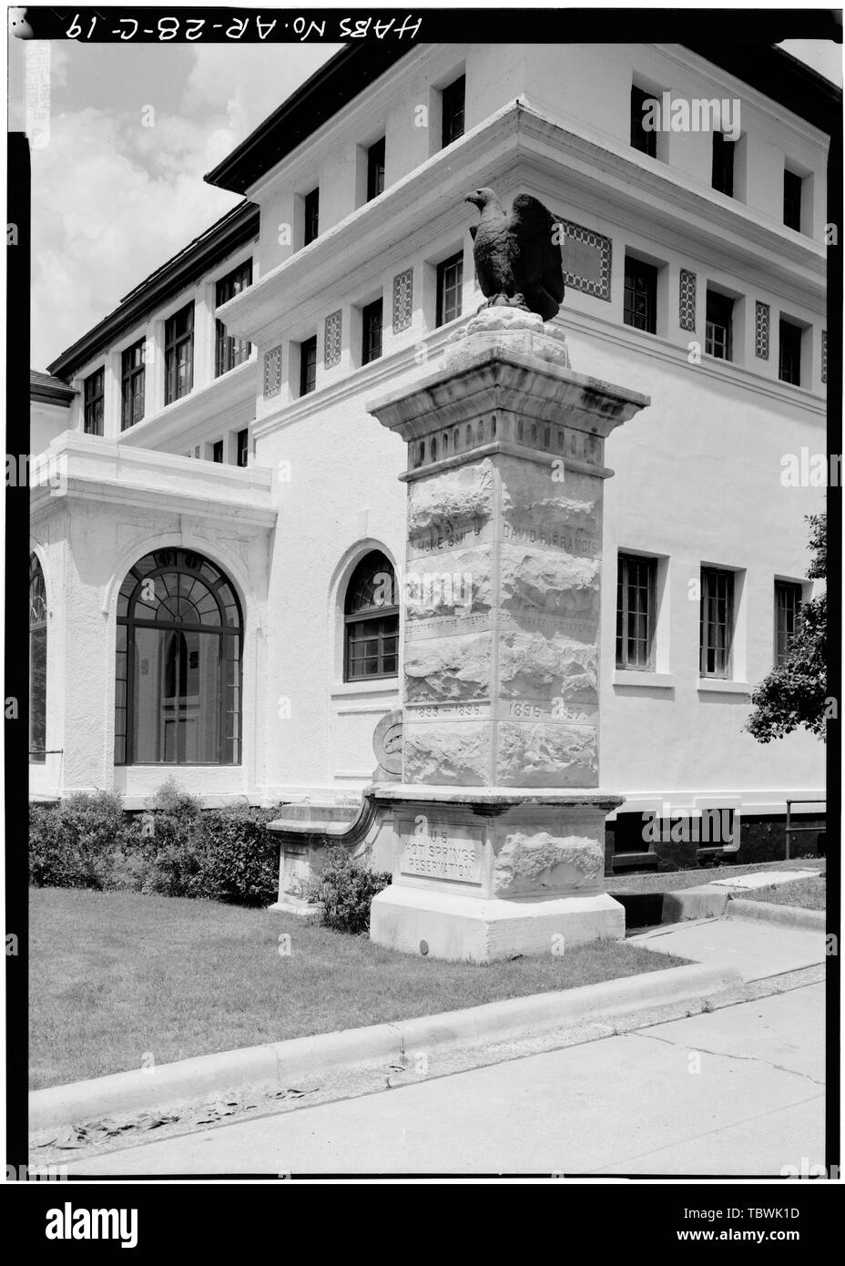 MEMORIAL COLUMN ON NORTH SIDE OF WALKWAY, FROM SOUTHWEST  Bathhouse Row, Maurice Bathhouse, Central Avenue, Hot Springs, Garland County, AR Stock Photo