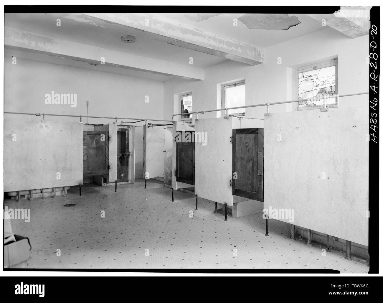 MEN'S BATH, FIRST FLOOR, SOUTHEAST CORNER Bathhouse Row, Fordyce