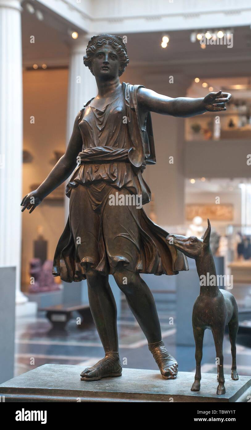 Estatua de artemisa hi-res stock photography and images - Alamy