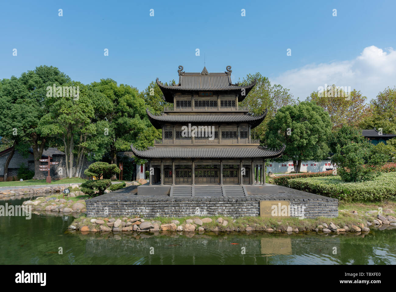 A replica model of Yueyanglou of successive dynasties in Yueyanglou