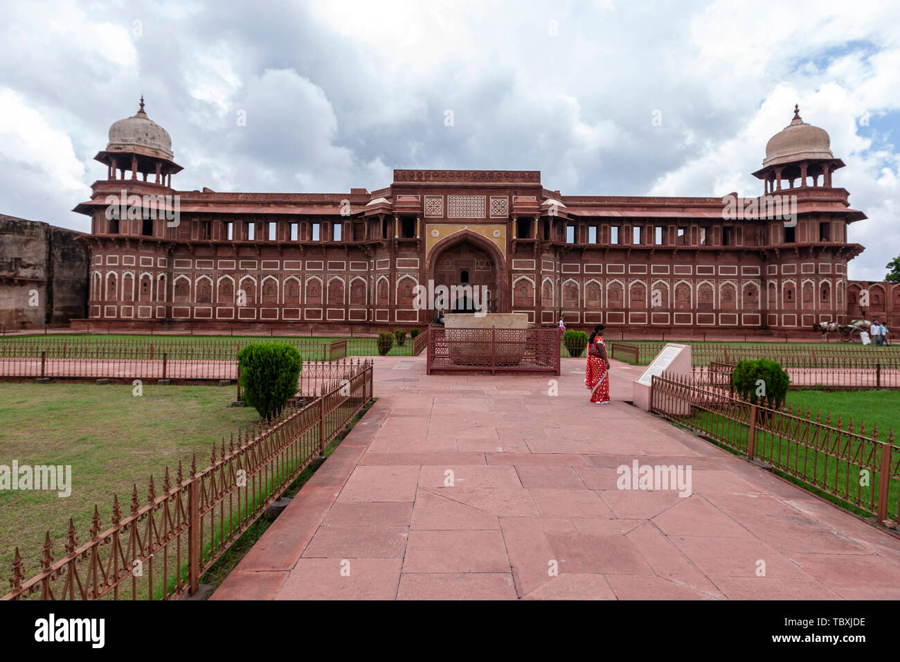Bathtub of Jahangir and Jahangir Palace, Agra Fort, Agra, Uttar Pradesh