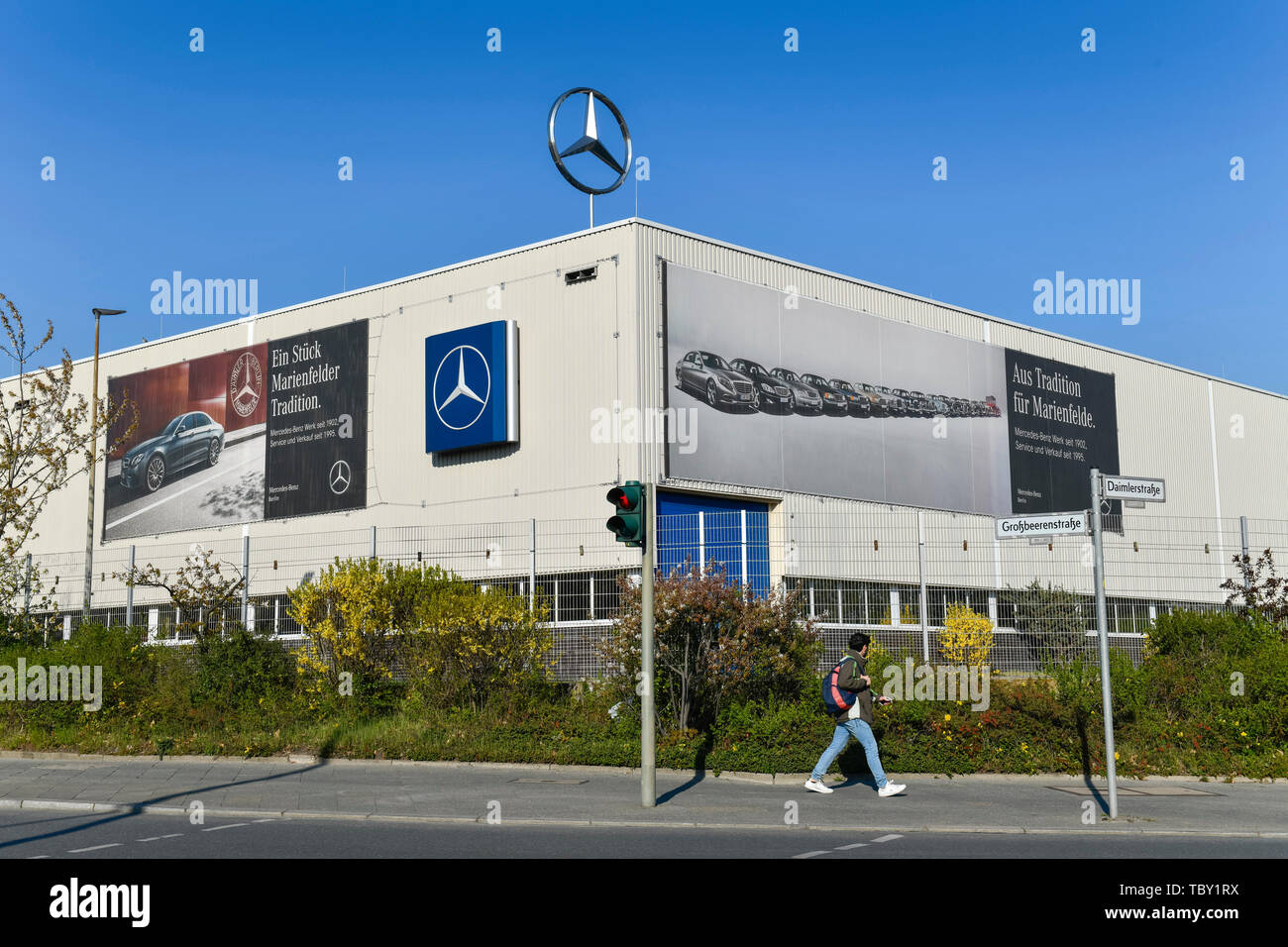 Mercedes Benz work, Daimlerstrasse, to Marien's field, temple court nice mountain, Berlin, Germany, Mercedes Benz Werk, Daimlerstraße, Marienfelde, Te Stock Photo