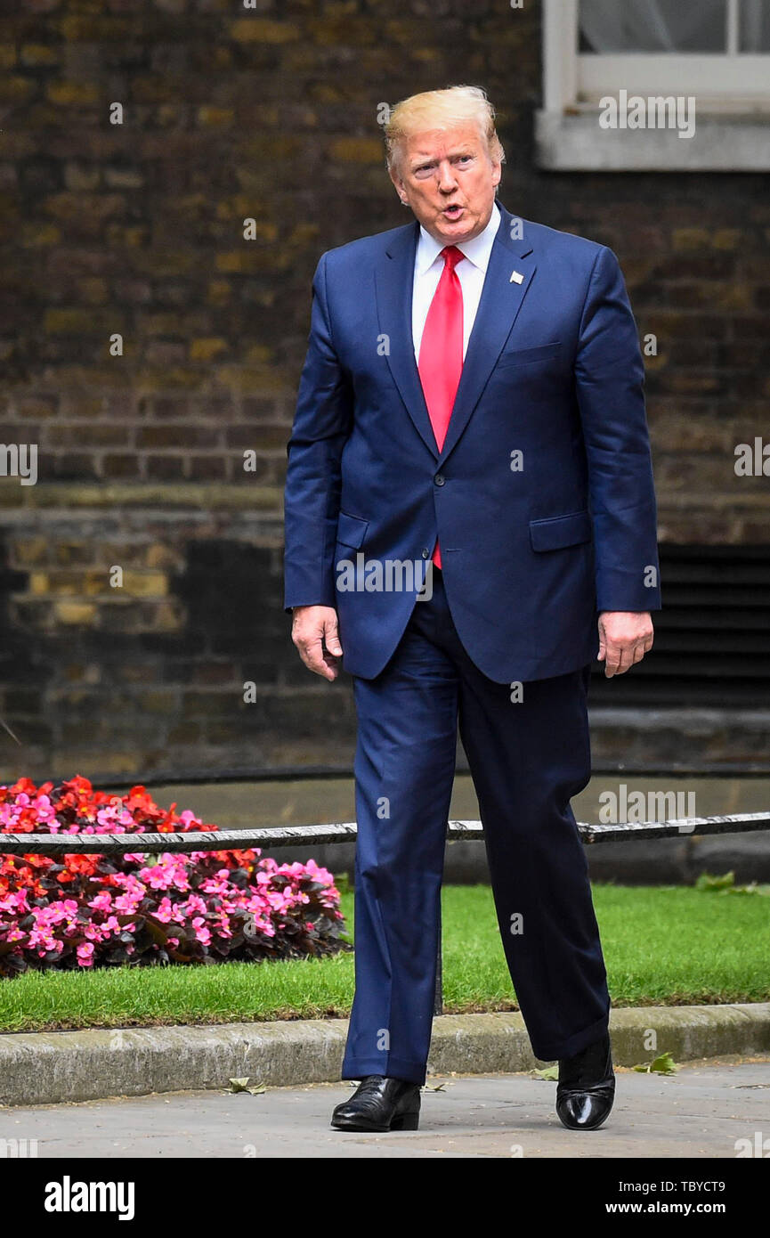 London, UK.  4 June 2019.  US President Donald Trump arrives in Downing Street to meet outgoing Prime Minister Theresa May for talks, on day two of his three day State Visit to the UK.  Credit: Stephen Chung / Alamy Live News Stock Photo