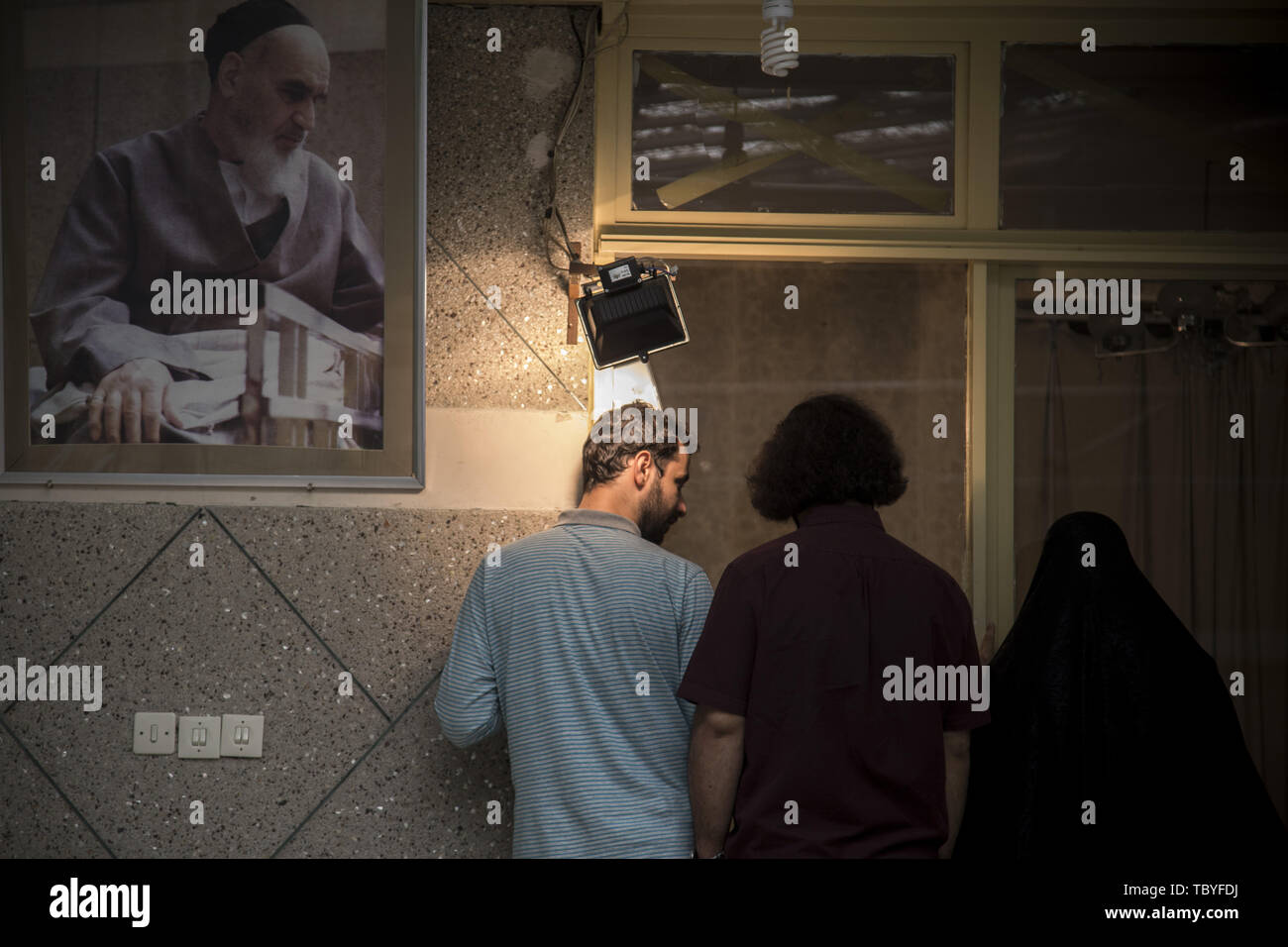 Tehran, Tehran, Iran. 4th June, 2019. Iranians attend a ceremony to mark the 30th anniversary of Imam Khomeini's death at Ruhollah Khomeini's residency (Jamaran) in Tehran, Iran. Credit: Rouzbeh Fouladi/ZUMA Wire/Alamy Live News Stock Photo