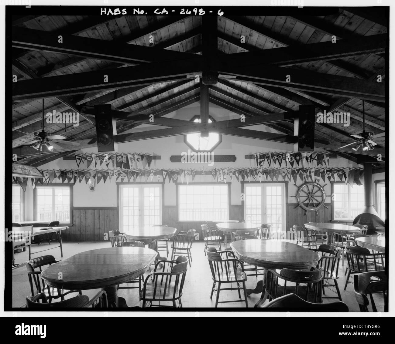 Scissor trusses hires stock photography and images Alamy