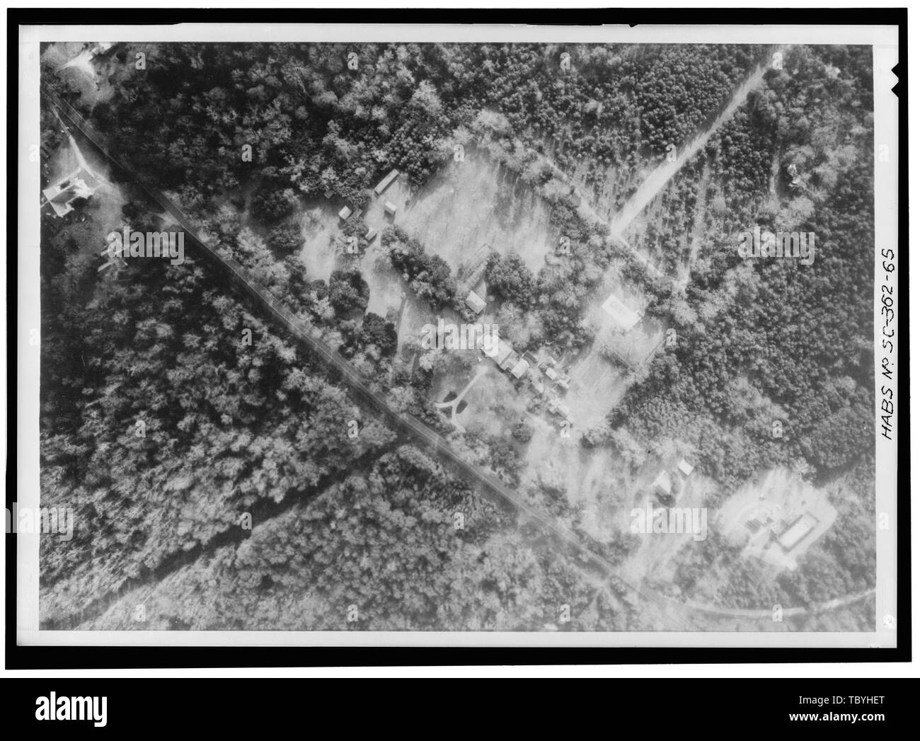 March 1978. Copy of enlargement from original 11Omm blackandwhite aerial negative from Sortie 414, made by United States Air Force, Tactical Reconaissance Wing, Ninth Air Force, at Shaw Air Force Base, Sumter, South Carolina. Overhead aerial view of Borough House with surrounding grounds and adjacent properties.  Borough House, West Side State Route 261, about .1 mile south side of junction with old Garners Ferry Road, Stateburg, Sumter County, SC Cornwallis Greene Cary, Brian, transmitter Price, Virginia B, transmitter Stock Photo
