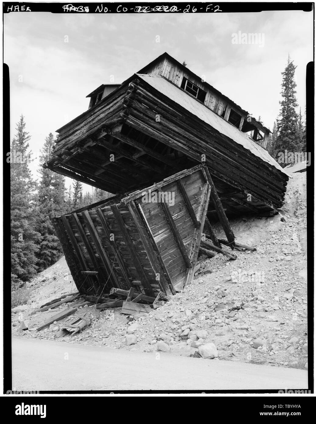 Mary Murphy Ore Bin and Chute view from northeast.  Mary Murphy Mining Complex, Mine Ore Bin and Chute, Iron City (historical), Chaffee County, CO Stock Photo