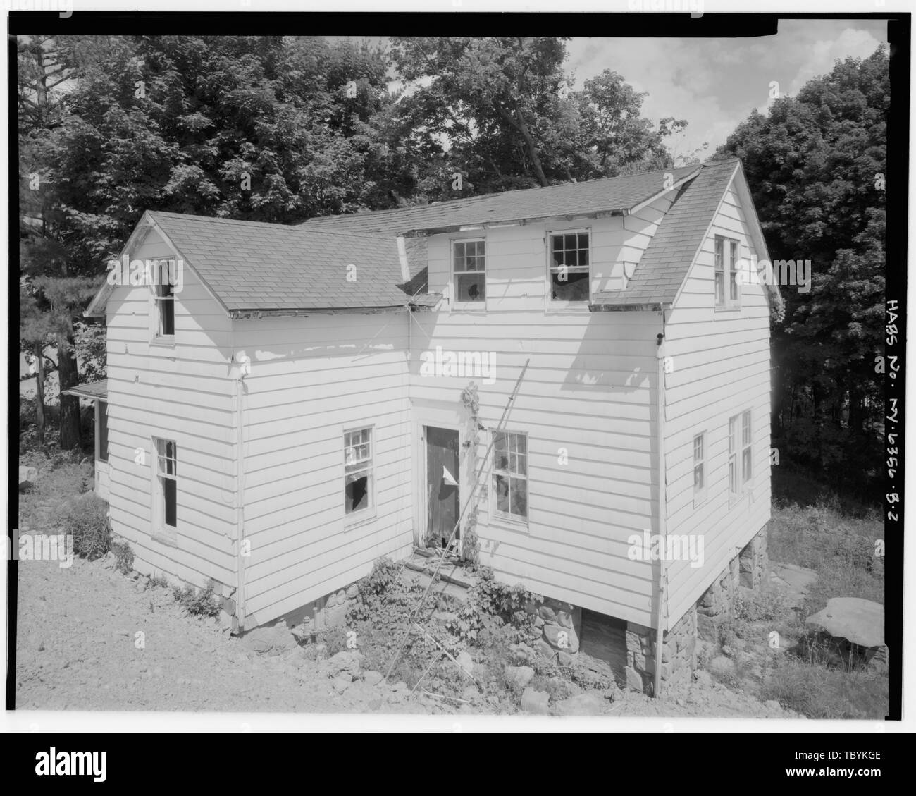 Migel Estate and Farm, Migel Tenant House, Along original Orange Turnpike alignment, .4 mile northeast of intersection of Mombasha Road and Orange Turnpike, Monroe, Orange County, NY Stock Photo