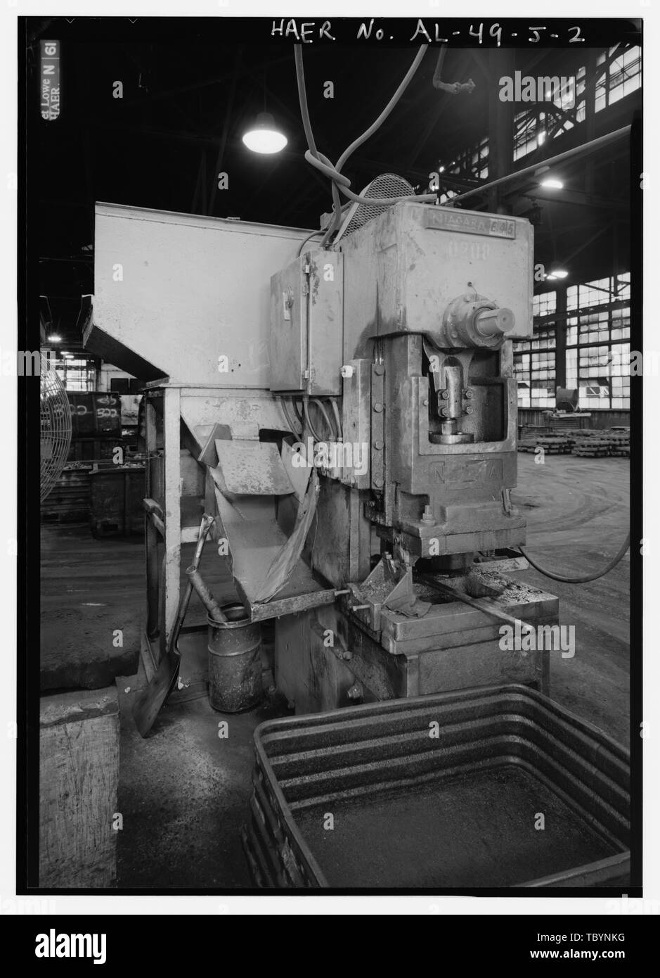 NIAGARA SHEAR CUTTING MACHINES USED TO SHEAR GATES AND REMAINING EXCESS METAL OFF OF ANNEALED MALLEABLE CASTINGS.  Stockham Pipe and Fittings Company, Malleable Annealing Building, 4000 Tenth Avenue North, Birmingham, Jefferson County, AL Stock Photo