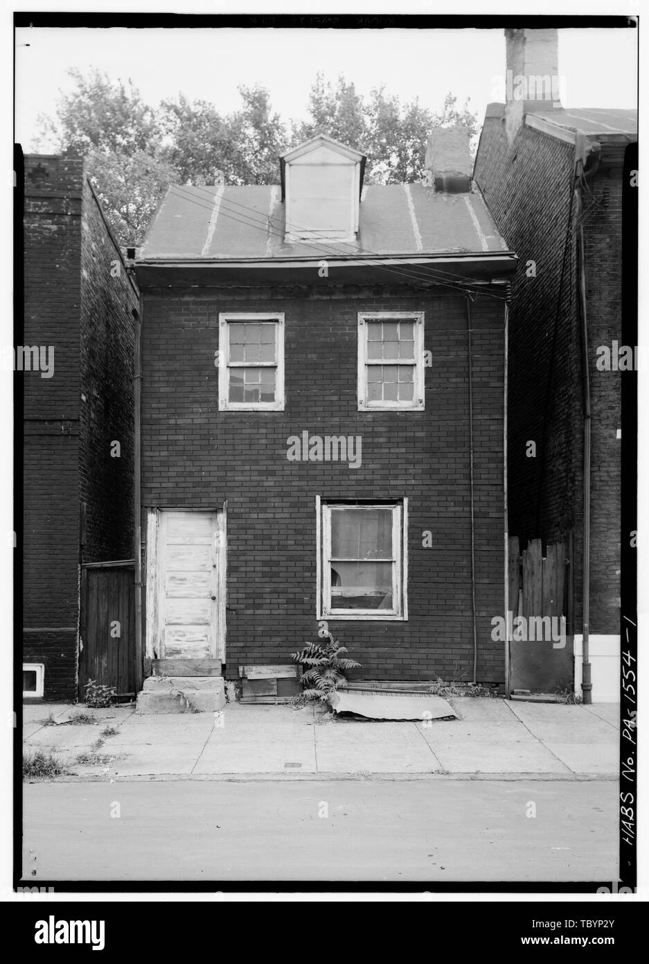 NORTH (FRONT) ELEVATION, taken August 1966 EckertTarrant House, 38