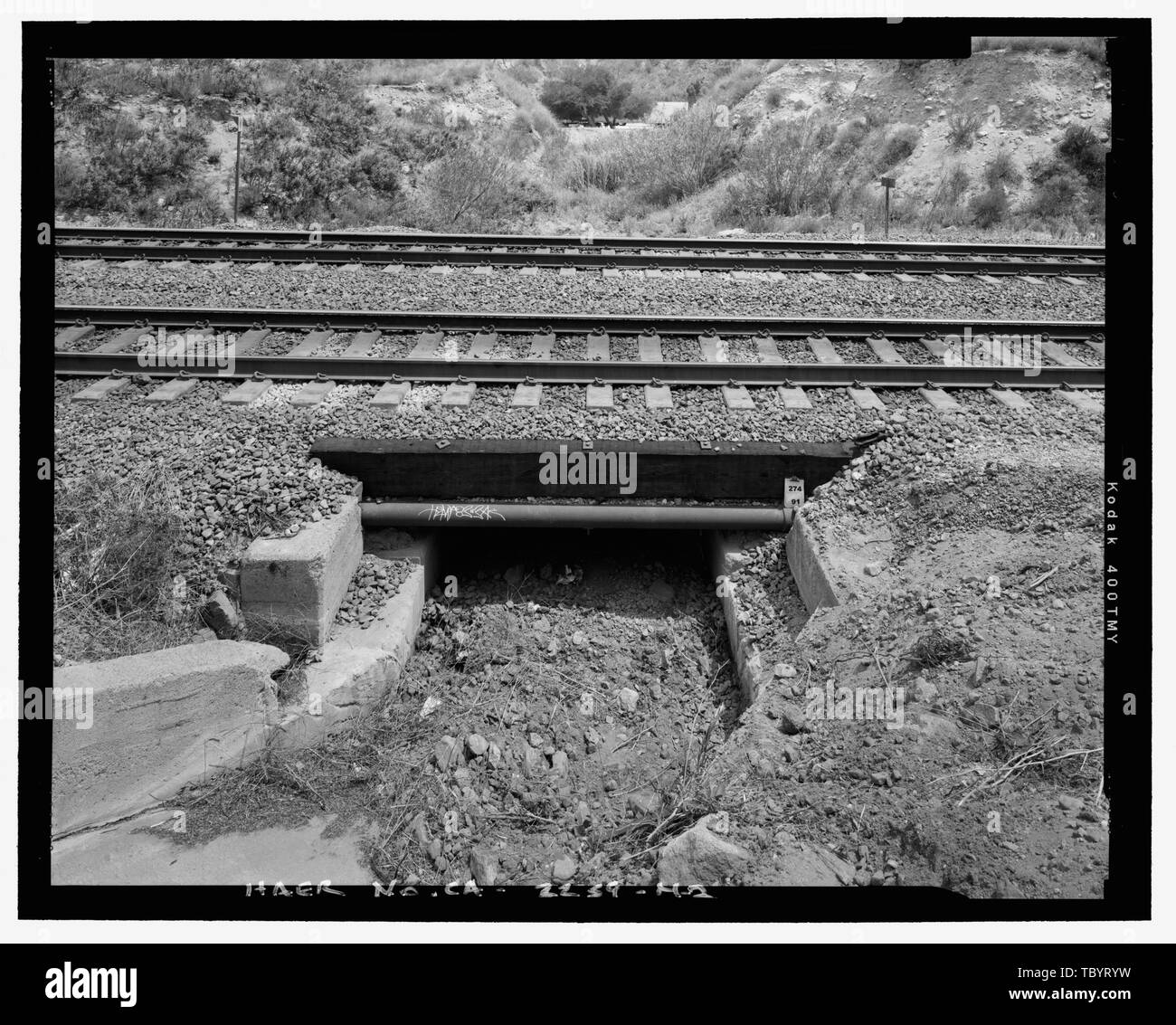 NORTH ELEVATION. (91) Burlington Northern Santa Fe Railroad, Cajon