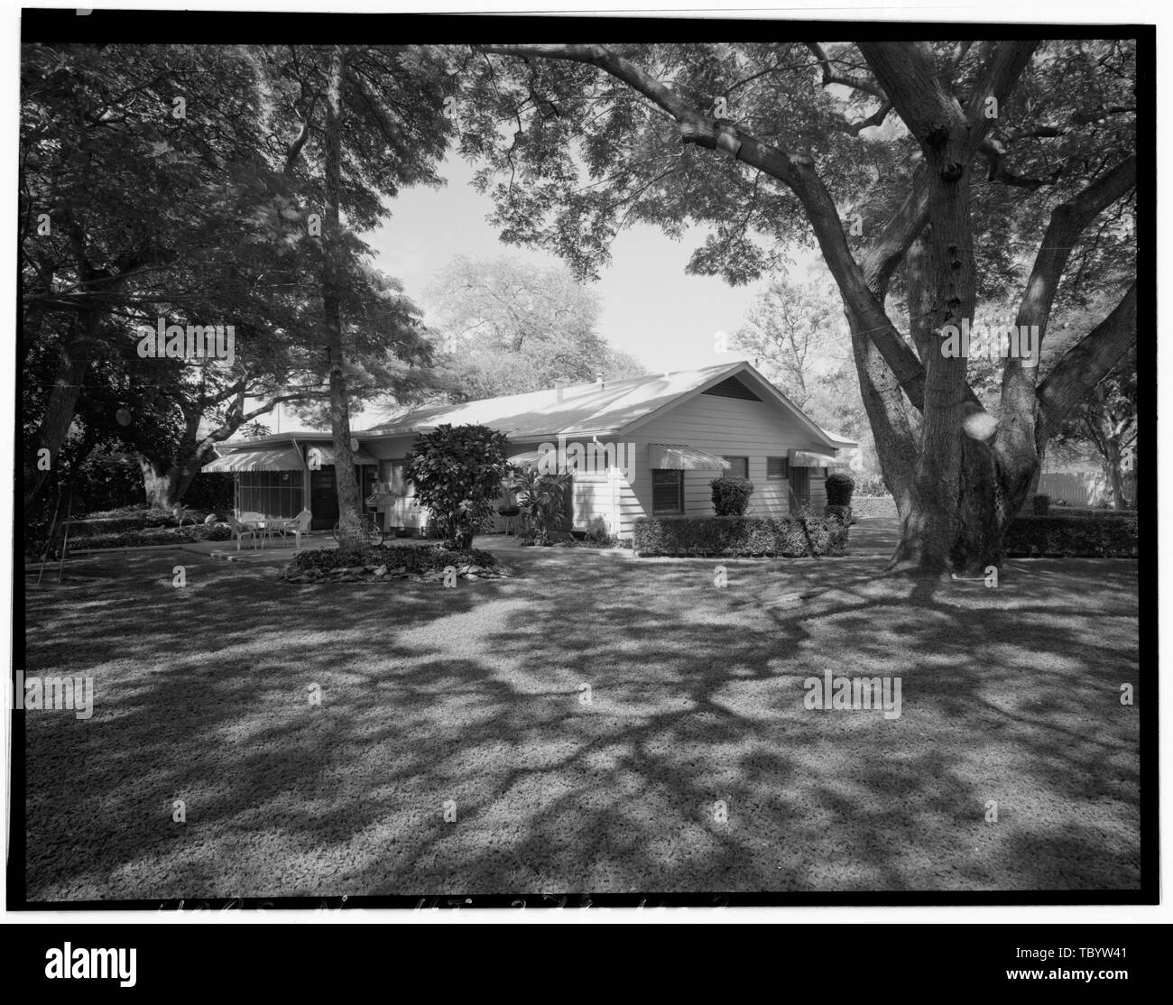 Naval Air Station Barbers Point, Officer House with Garage Type