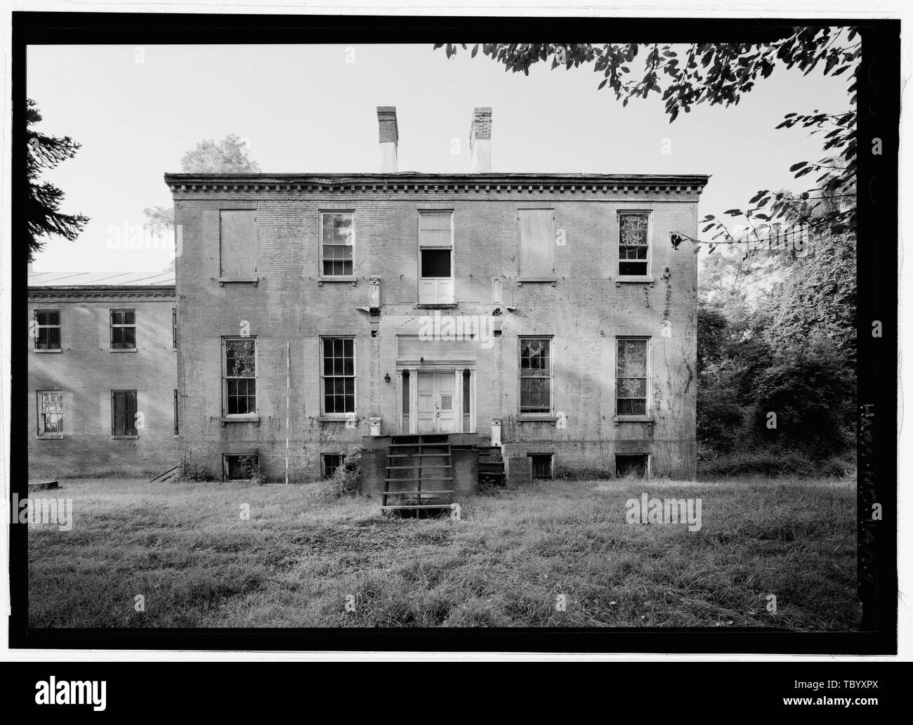 North (front) elevation of main block, with scale stick  Blandair, 6651 Highway 175, Columbia, Howard County, MD Schara, Mark, field team Davidson, Paul, field team Gray, Karen, field team Toplaghaltsyan, Armen, field team Schara, Mark, project manager Price, Virginia Barrett, transmitter Rosenthal, James W, photographer Stock Photo