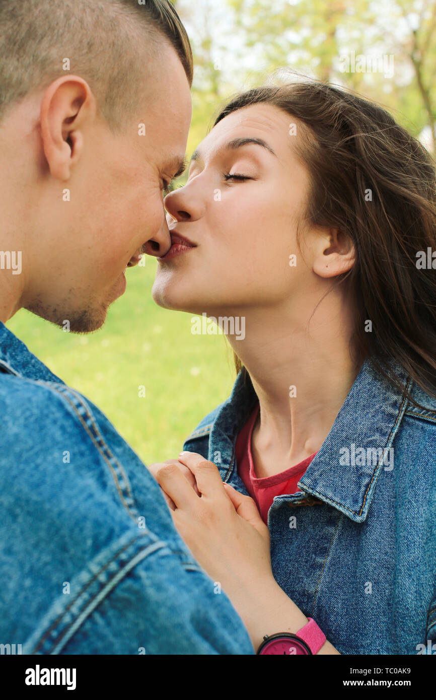 Beautiful young couple adorable hi-res stock photography and images - Alamy