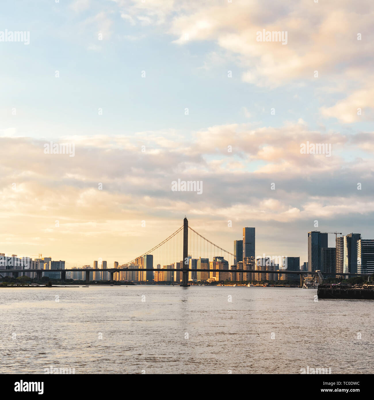 Modern urban scenery hi-res stock photography and images - Alamy