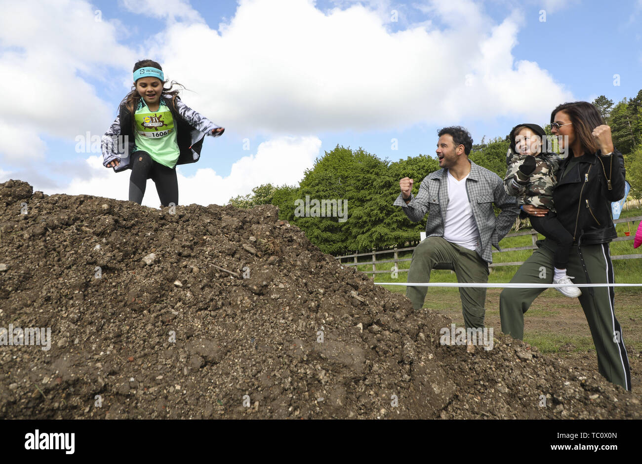 Ryan Thomas Ryan Thomas Daughter Shows Him How It S Done At The First Lidl Mudder Race In Henley On Thames Lidl And Touch Mudder S Ultimate Kids Obstacle Course Will Be Touring The