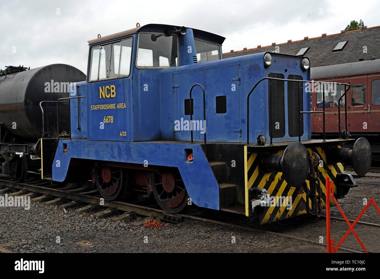 Hunslet 0-4-0 DH No. 6678, ex NCB coal board shunter built in 1968, at the Chasewater Light Railway, Cannock Stock Photo